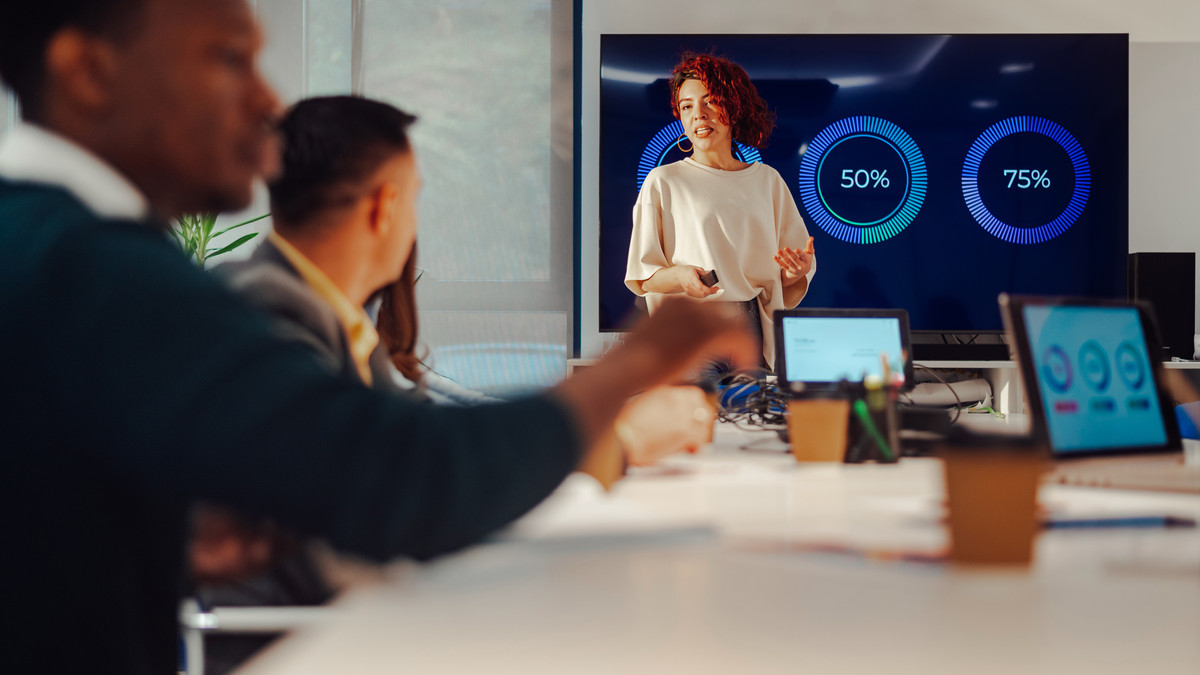 La Evolución de los KPIs hacia MBOs y OKRs: Una Perspectiva Empresarial
